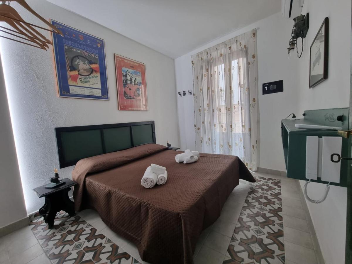 Casa Viotti Le Fuoriserie Palermo Ngoại thất bức ảnh